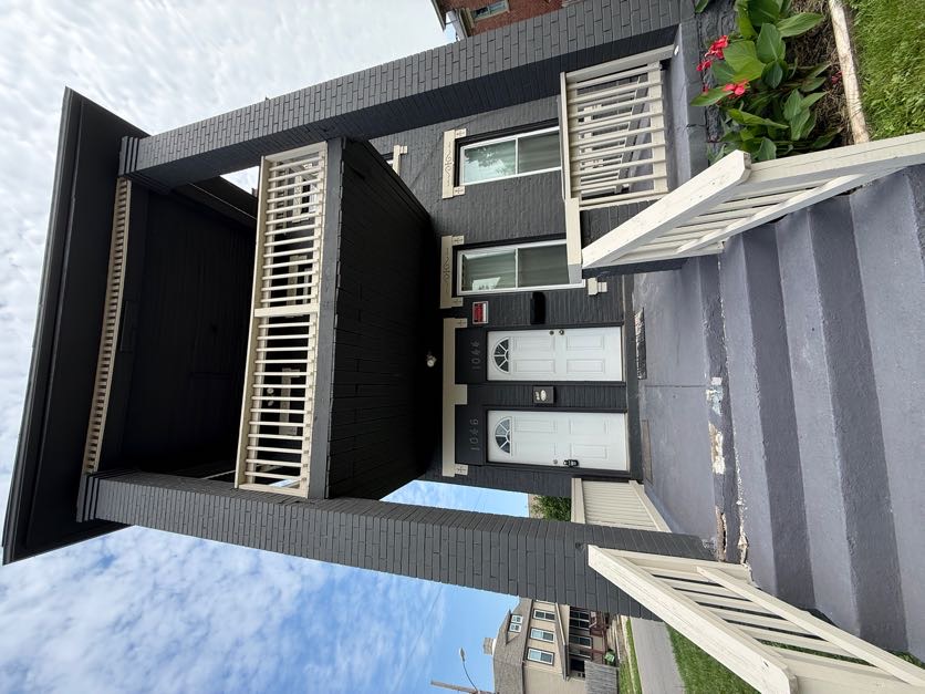 1044-1046 East Long Street - 1046